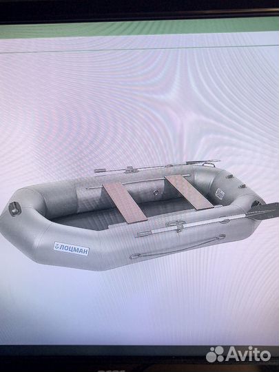Лодка гребная под мотор