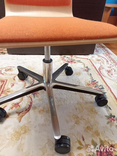 Компьютерное кресло стул