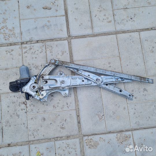 Стеклоподъемник Nissan Pathfinder R52 задний левый