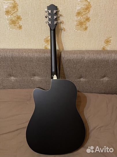 Акустическая гитара