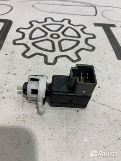 Концевик педали тормоза Hyundai Solaris G4FC 2014