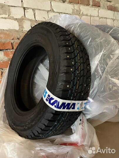 Viatti Bosco Nordico V-523 215/65 R16 98T