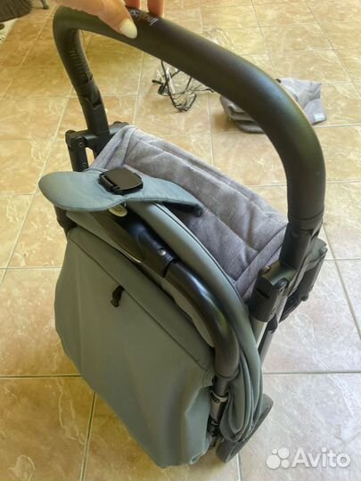 Стульчик для кормления и коляска