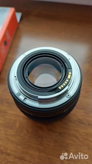 Объектив canon 50mm 1.4