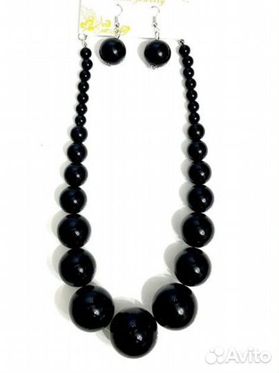 Комплект: бусы и серьги