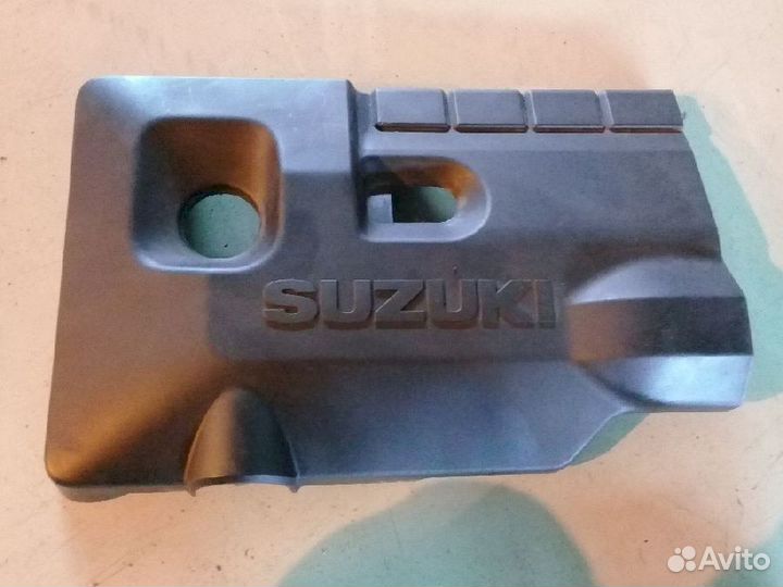 Декоративная крышка двс 13171-65J0 Suzuki Grand Vi
