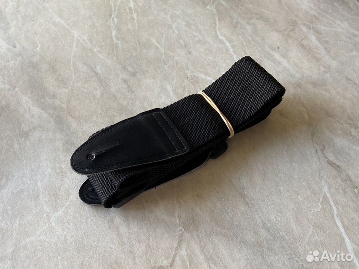 Черные гитарные ремни