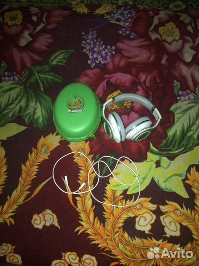 Наушники головные в чехле новые эксклюзив. торг