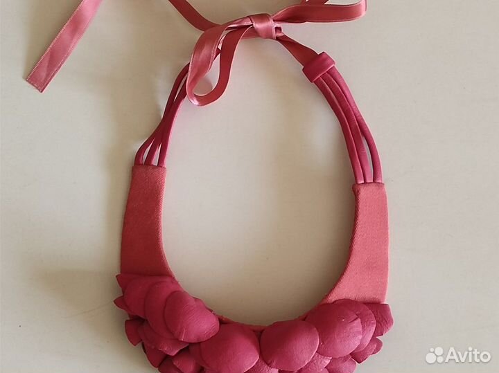 Колье из кожи