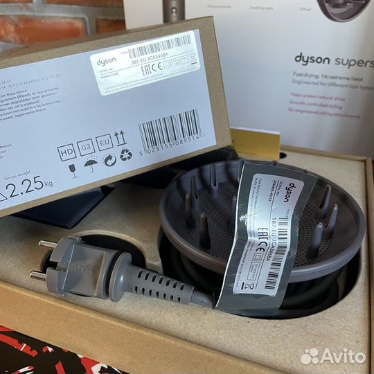 Фен dyson supersonic hd03