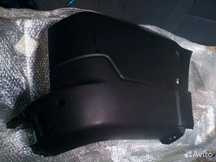 Бампер задний правый Mitsubishi Pajero 4