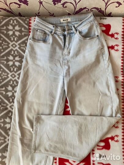 Джинсы голубые женские