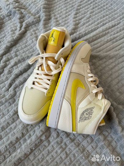 Nike air jordan 1 mid se voltage yellow