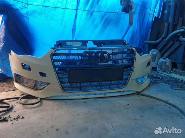 Бампер передний решетка Audi A3 8v