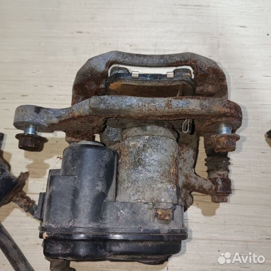 Суппорт задний Nissan X-Trail T32