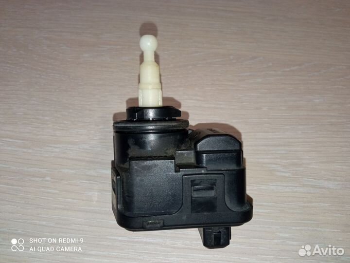 Моторчик корректора фар Volkswagen Golf 3 оригинал