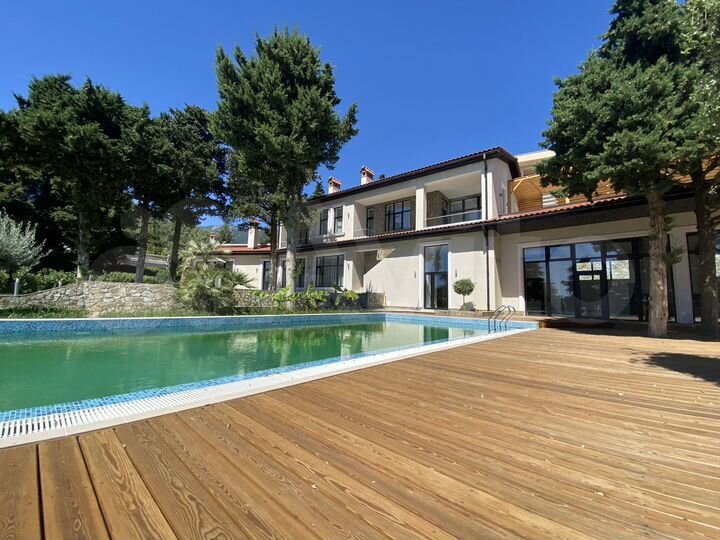 Коттедж 427 м² на участке 10,3 сот.