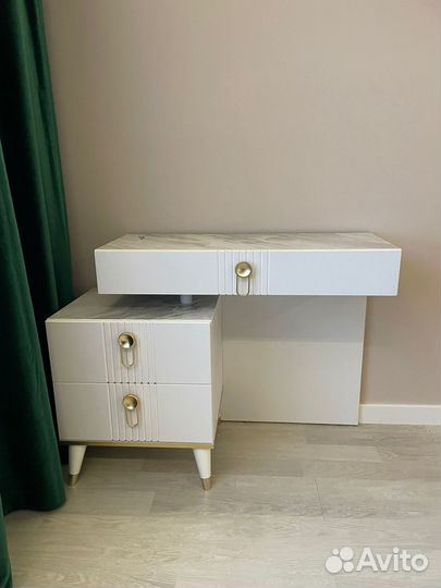 Туалетный столик