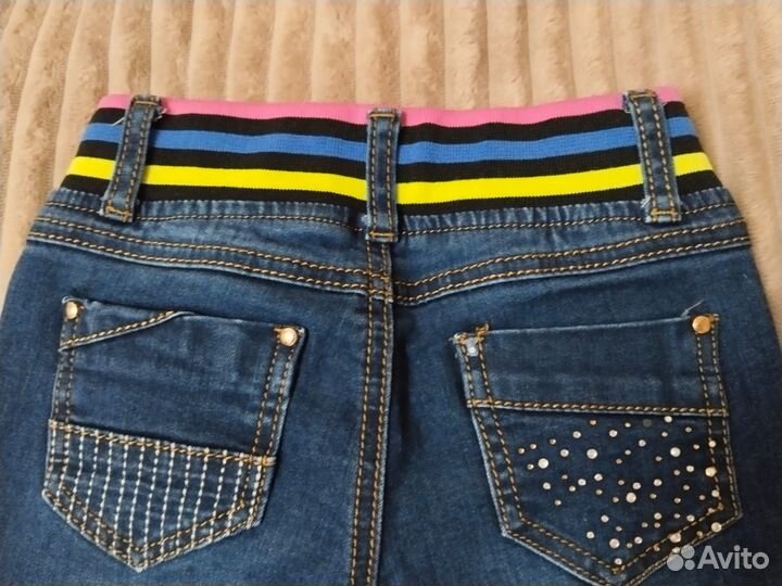 Джинсы две пары для девочки на рост 110