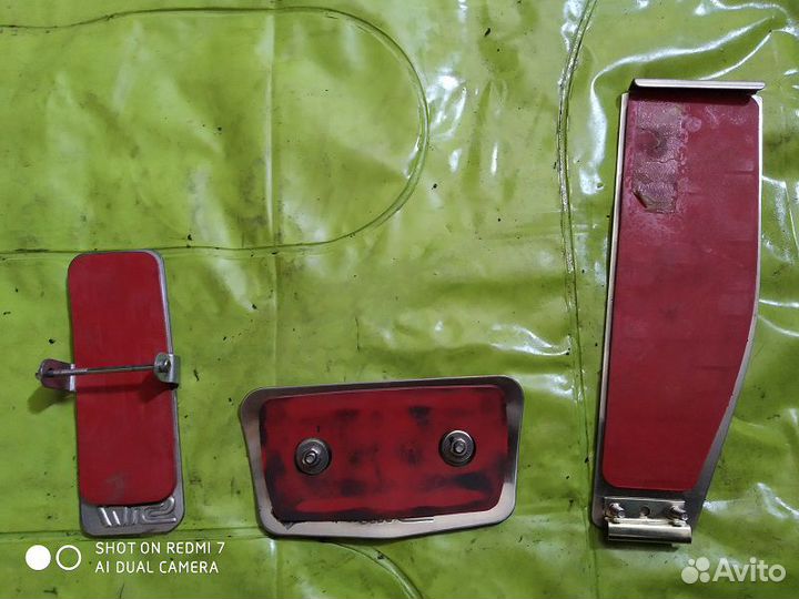 Накладки STI на педали на Subaru Impreza, Forester