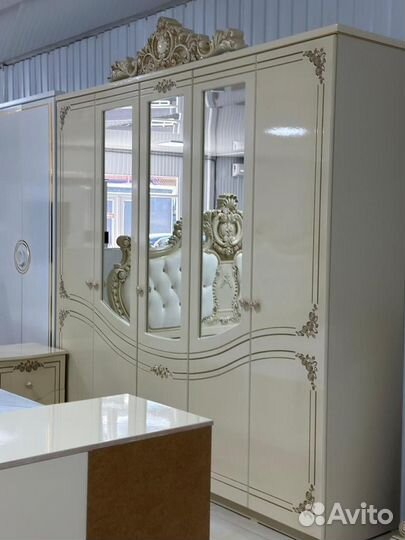 Спальный гарнитур Версаль