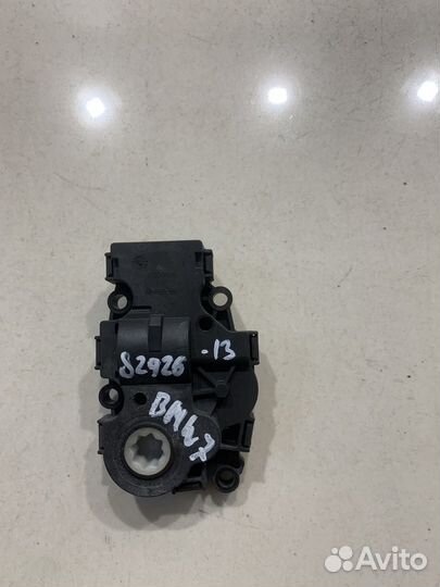 Моторчик привода заслонок отопителя