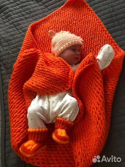 Вязаный комплект для детей и новорожденных