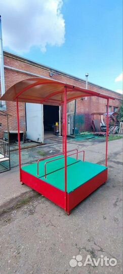 Детская песочница с крышей