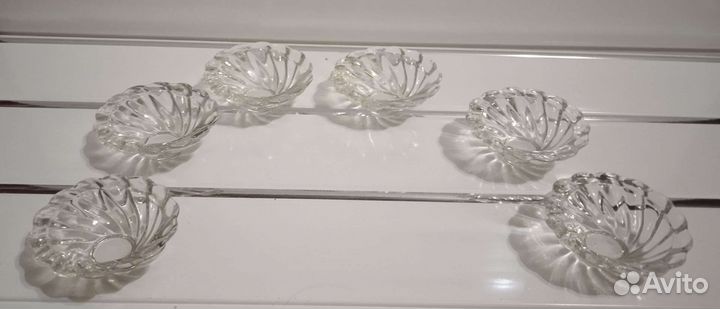 Салатник и разнообразная посуда