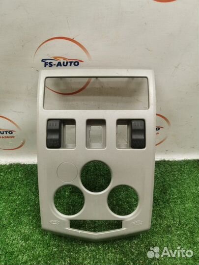 Рамка магнитолы LADA Largus универсал 1.6 K7MA710