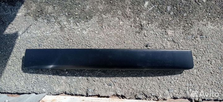 Накладка 5 ой двери Nissan AD. Expert 2006-2012