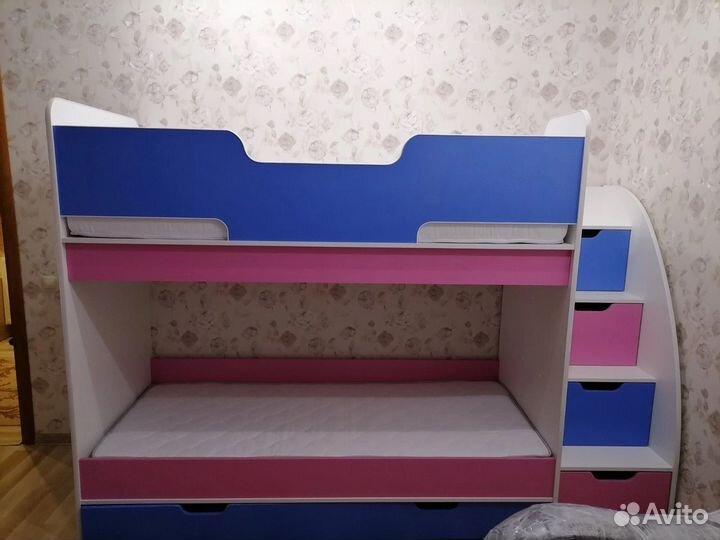 Двухъярусная кровать для детей