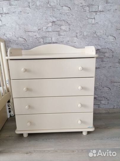 Продам детскую кроватку и комод