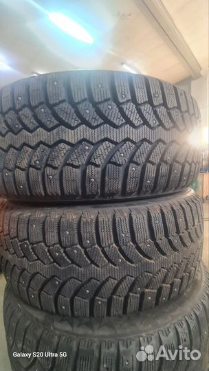 Bridgestone Blizzak Spike-01 245/50 R20