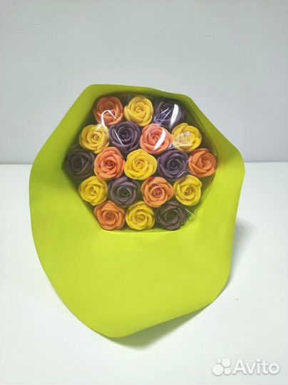 Букет - 19 Роз из Белого Шоколада