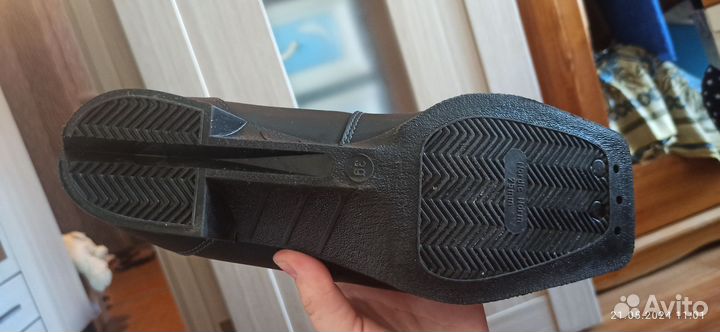 Лыжные ботинки