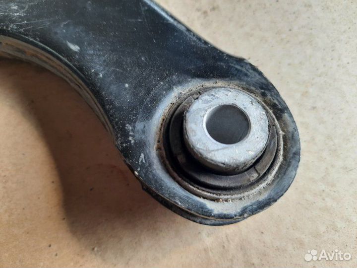 Рычаг поперечный задний Volkswagen Tiguan 2012