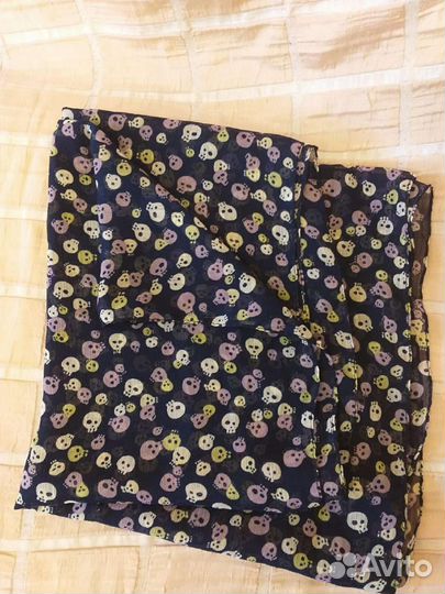 Шарф синий, с черепами