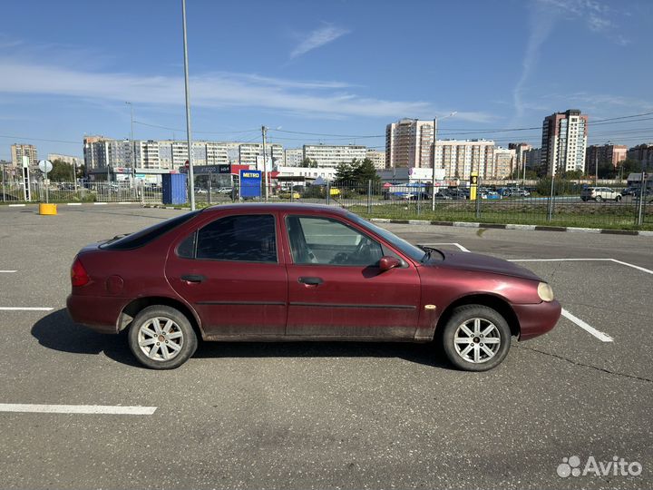 Ford Mondeo 1.8 МТ, 1998, 200 000 км