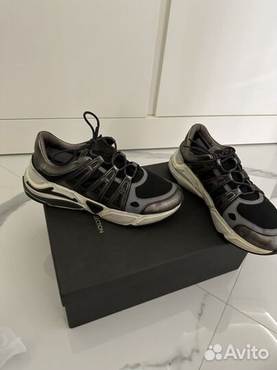 Женская одежда и обувь