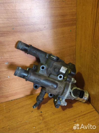 Корпус термостата Опель Астра Н Зафира В 1,6 1,8 б