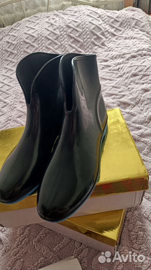 Женские резиновые сапоги
