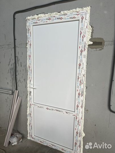 Дверь пластиковая