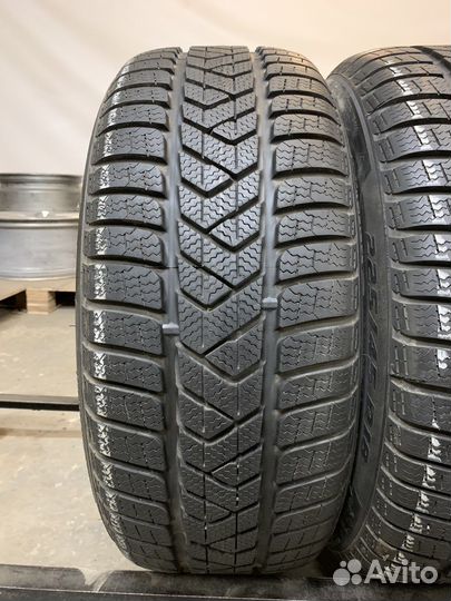 Pirelli Winter Sottozero 3 225/45 R18 95V