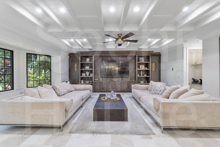 Дом 495 м² на участке 18 сот.