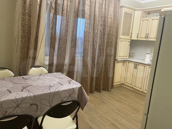2-к. квартира, 55 м², 6/9 эт.