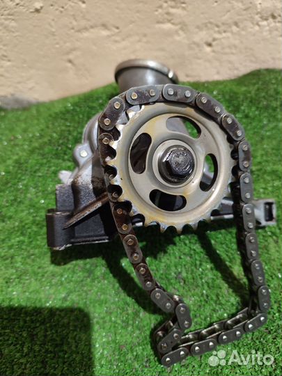 Масляный насос Mercedes-Benz w124 m111, 2.2