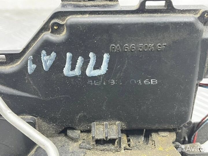 Замок двери багажника передний правый Audi A6 C5