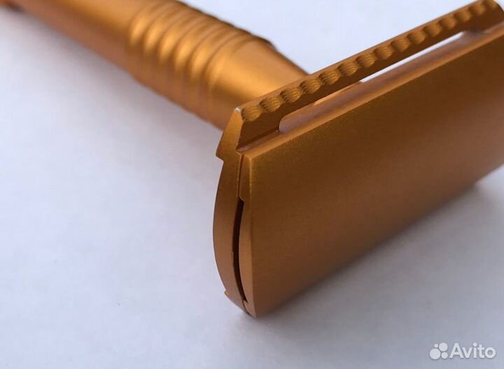 Т-образная бритва RazoRock Lupo Gold