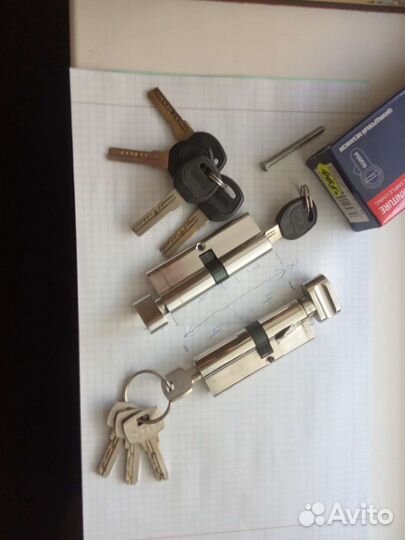 Личинка от двери